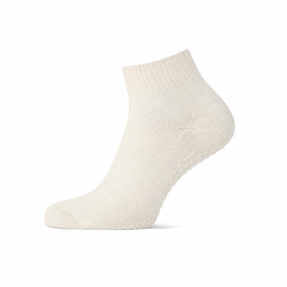 Half hoge anti slip sokken voor yoga en pilates van Basset, pilates sokken met noppen en yoga sokken met noppen