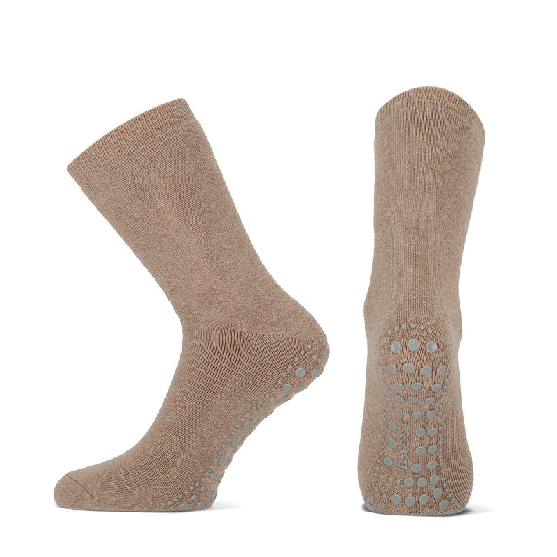 Beige antislip sokken van Yellow moon met stevige grip zool van katoen